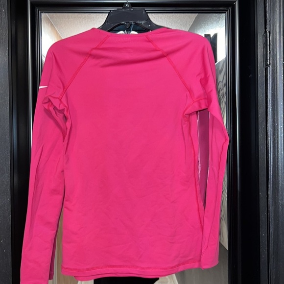 (EUC) NIKE PRO HOT PINK SWEATSHIRT SZ M - Picture 4 of 5